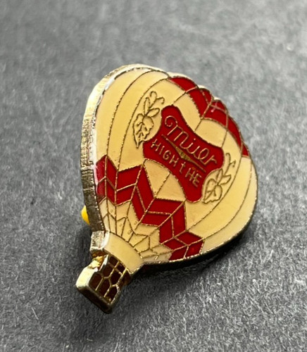 Hot air balloon pin - hot, badge
